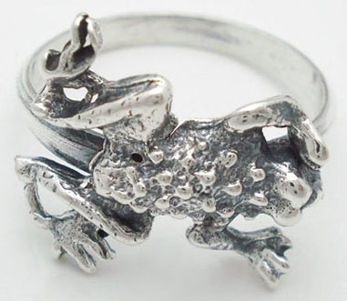 Frog ring with thin ring