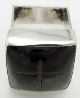Onyx ring with cross squared