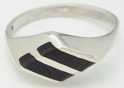 Malachite ring in diagonals