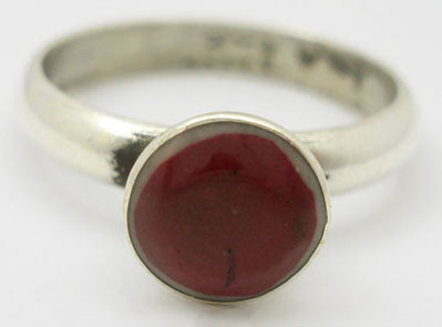 Ring with plasticred round small