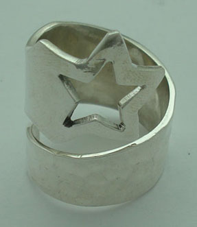 hammered ring of soaked star