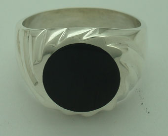 Circular ring for man with onix