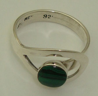 Drop ring with malachite
