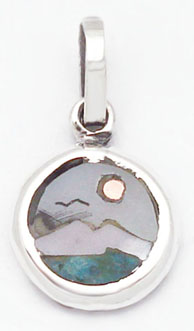 Pendant circle with shell scenery