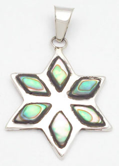 Pendant of star of shell of 6 peaks