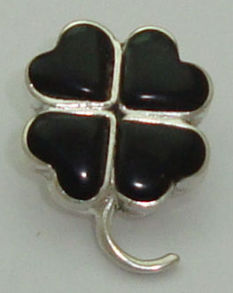 Pendant of clover with black resin