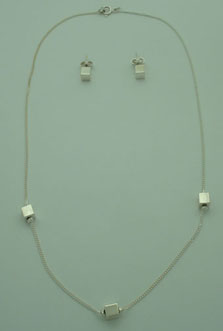 Buckets Set with cadena necklace and earrings