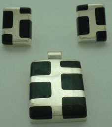 Set rectangle with squares of black resin