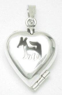 Pendant   reliquary heart with donkey