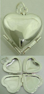 Pendant   reliquary of smooth heart