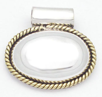 Pendant   oval with torsal of medium brass