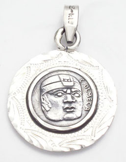 Earring  rounded   with Olmec head