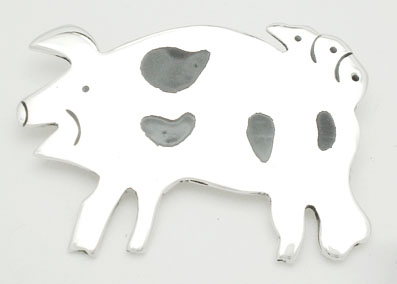 Brooch pig with resin