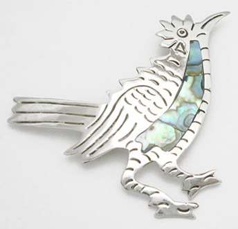 Brooch rooster carved of shell