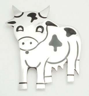 Brooch in cow with resin