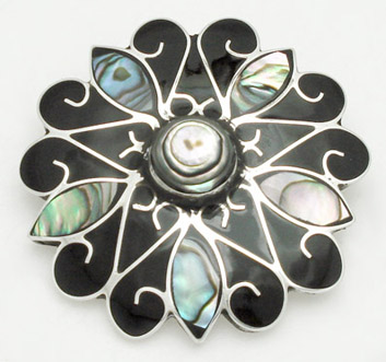 Brooch flower of shell with resina